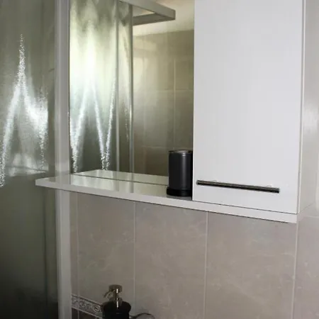 Laura's Facing The Garden *