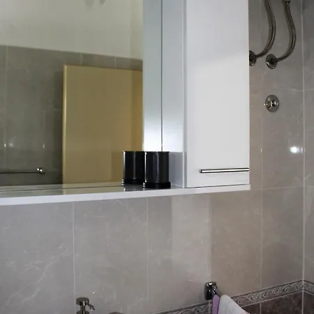 Laura's Facing The Garden