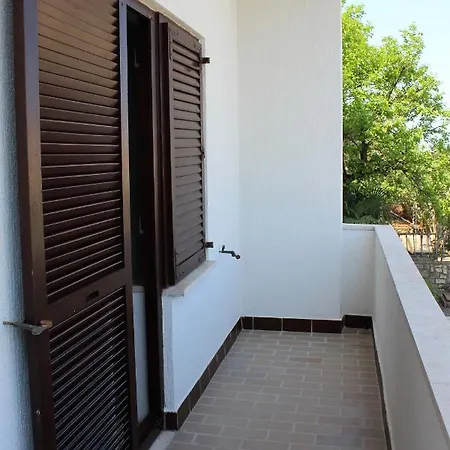 Apartment Laura's Facing The Garden Poreč